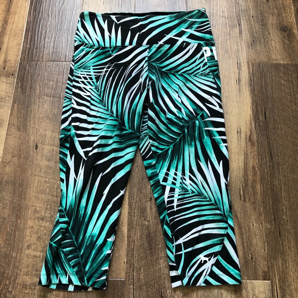 ⭐️LAST CHANCE⭐️ VS Pink Cropped Leggings